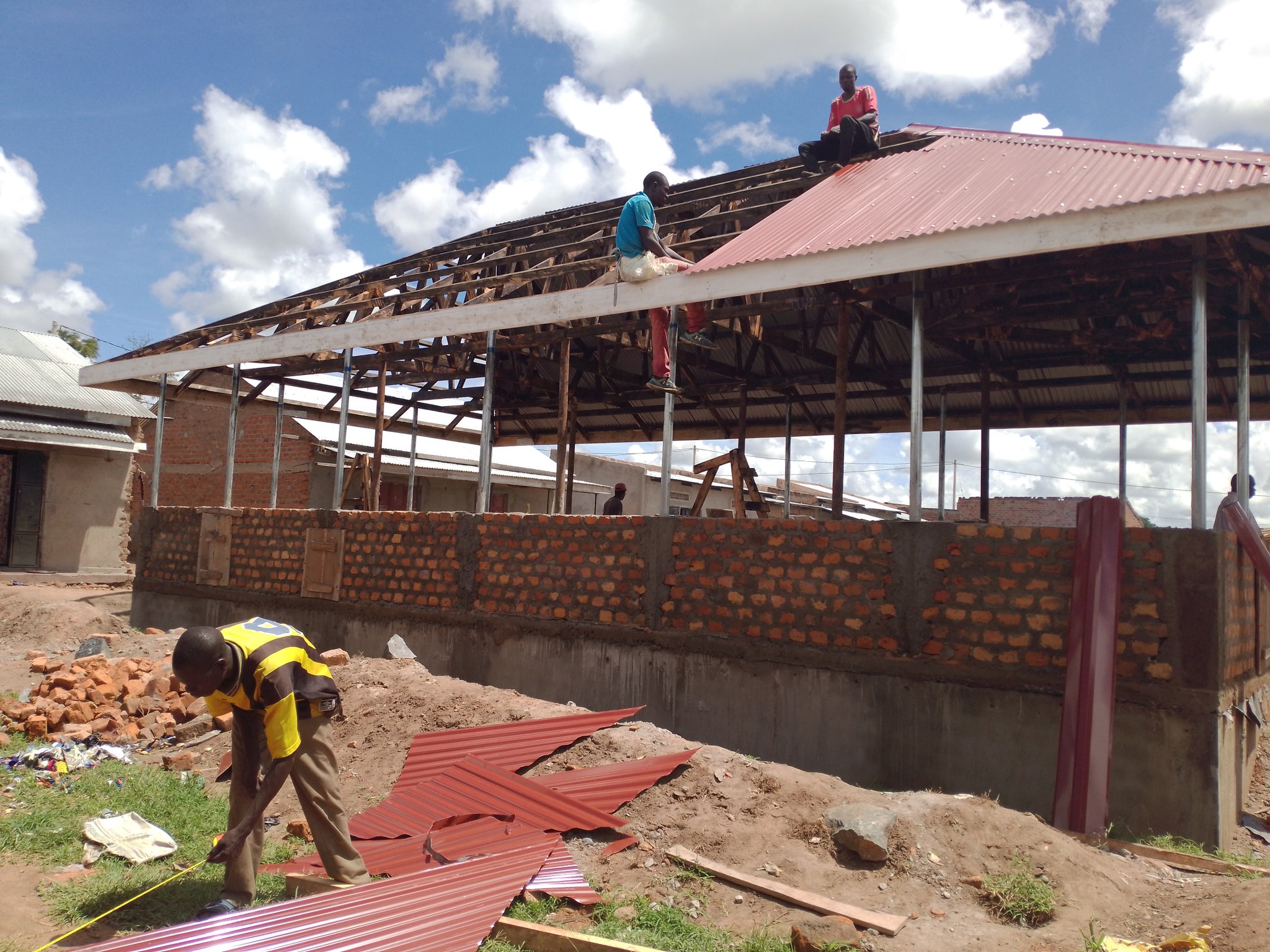 The roofing of Acowa Market shade